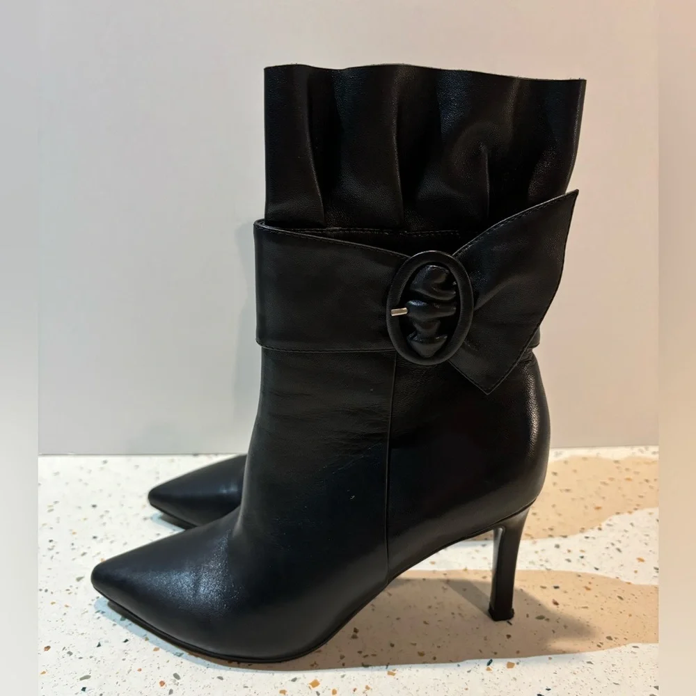 Emanuelle‎ Vee Soft Leather Ankle Boots